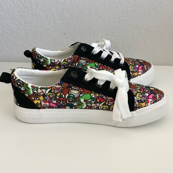 \Nintendo\ NWOT Kid’s Super Mario Sneakers - Picture 5 of 12